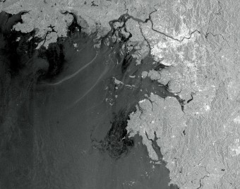 Oil_leak_gulf_mexico BP admits it Photoshopped official images of oil leak censorship