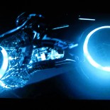tron_lightcycle_motorbike_neon Tron Legacy Lichtcycle =video= art